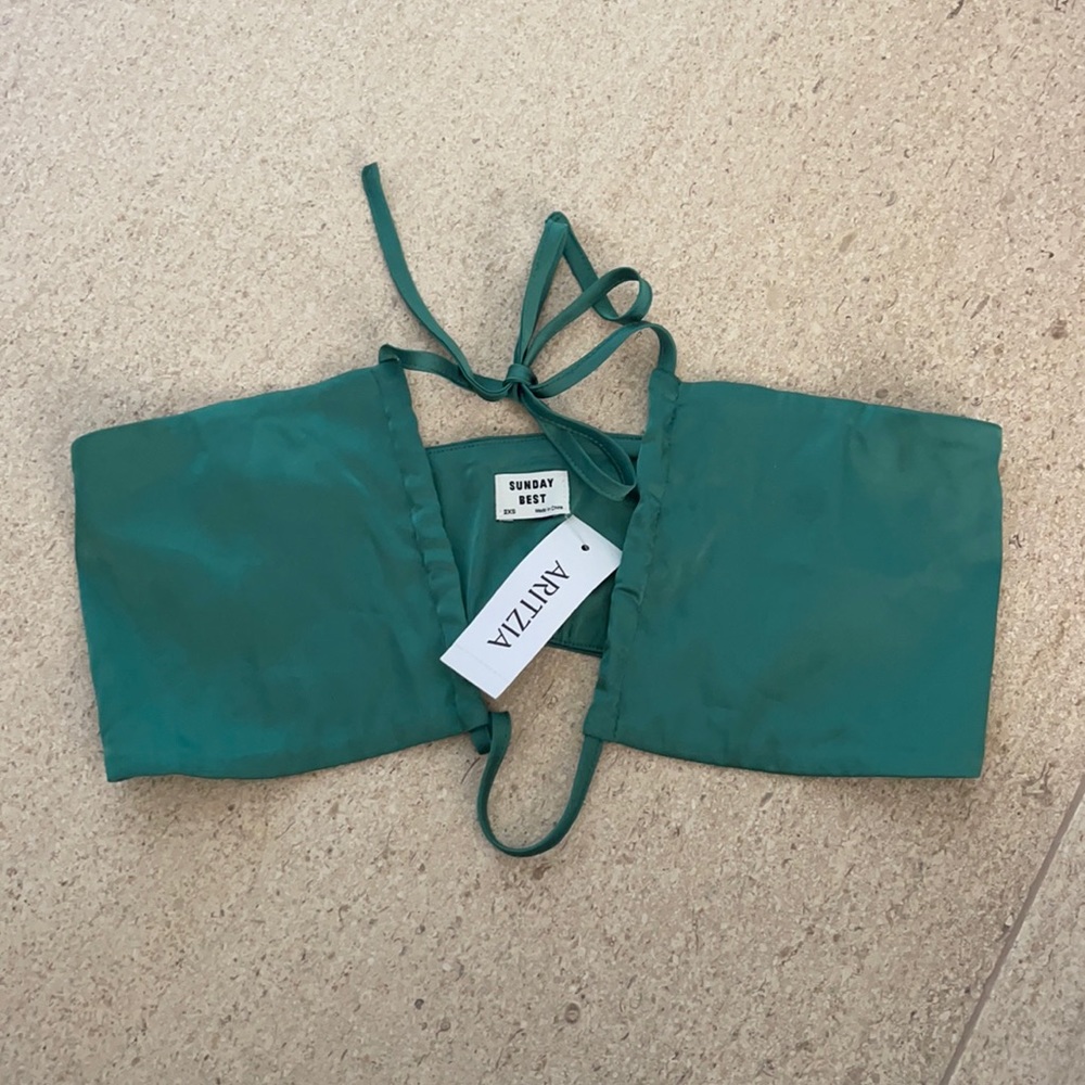 Aritzia crop top